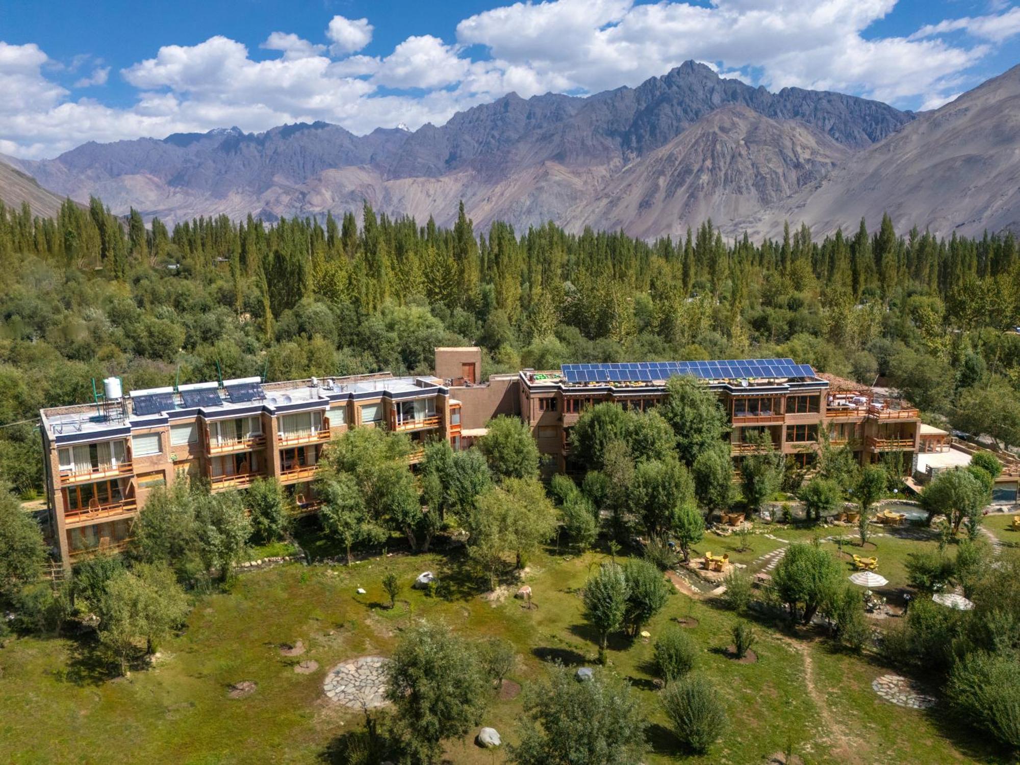 Stone Hedge Hotel Nubra Buitenkant foto